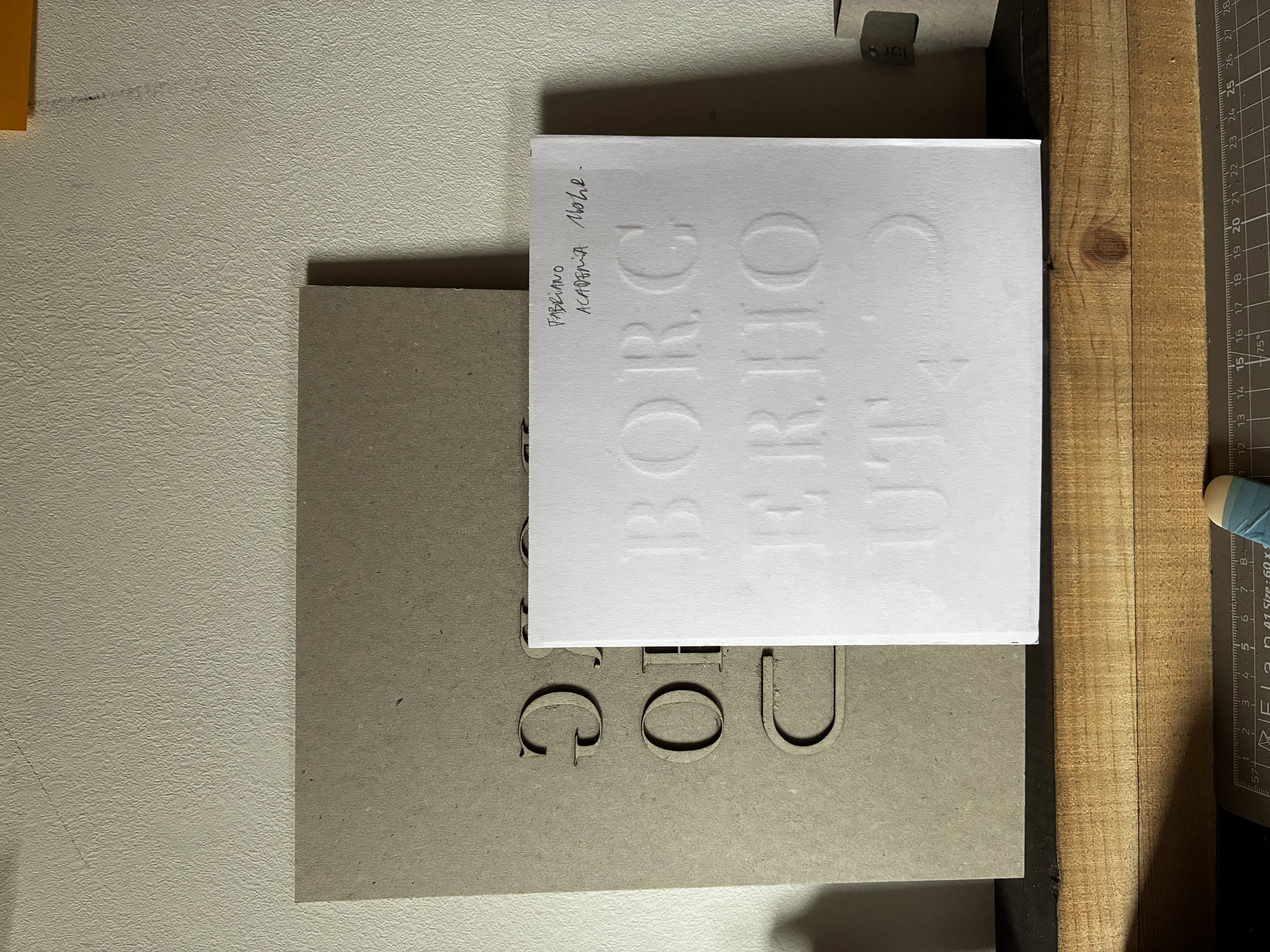 Borgerhout — laser et gaufrage